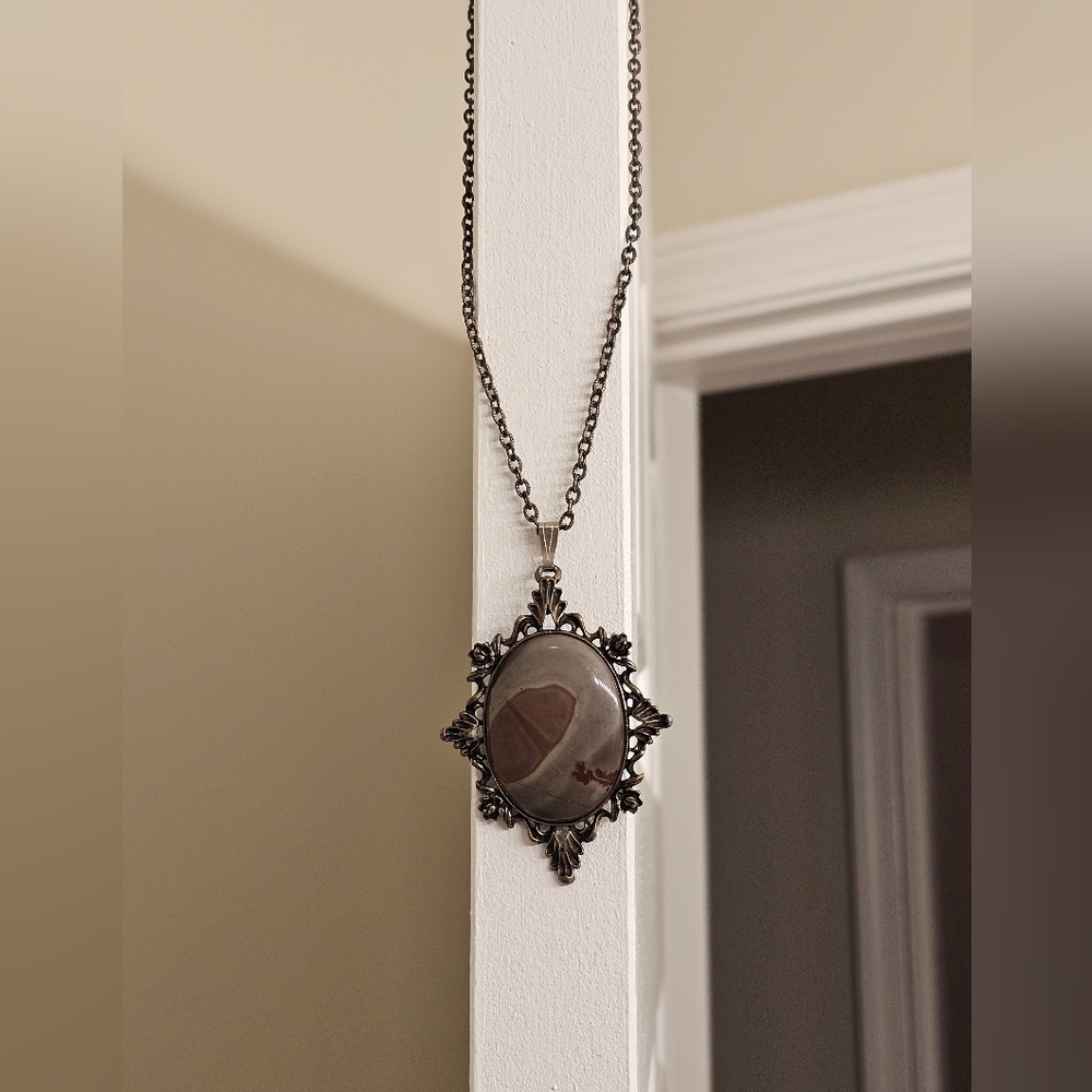 Vintage Handcrafted 70s 80s Elegant Black and Gray purple Pendant Necklace